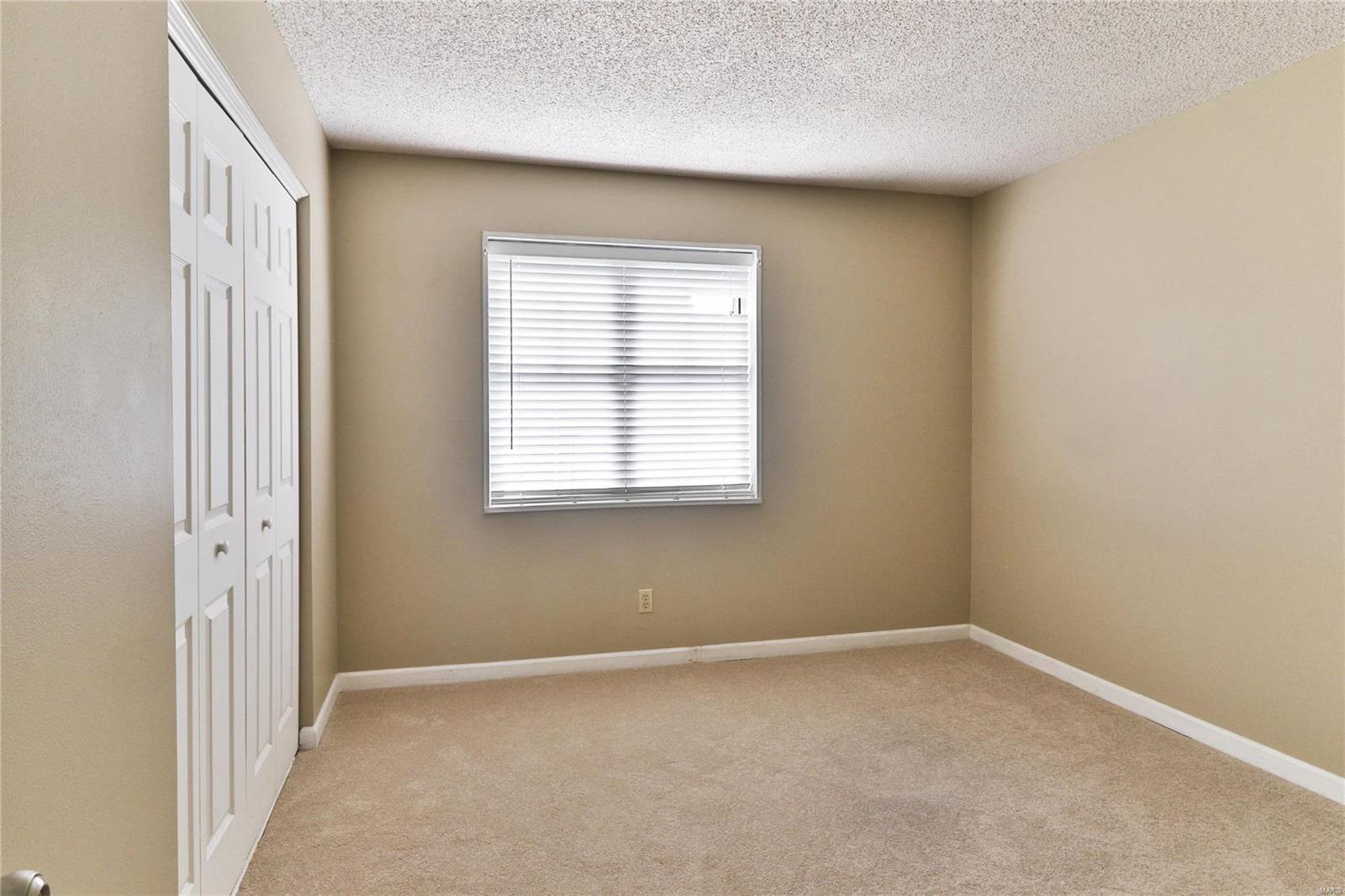 9132 Eager Road St. Louis, MO 63144 - Photo 6 of 12 Gallery Image 6