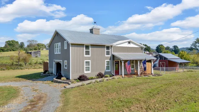 $490,000 | 118 West Ellis Lane, Mount Carmel, TN 37645