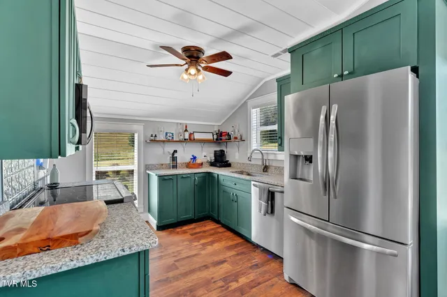 $490,000 | 118 West Ellis Lane, Mount Carmel, TN 37645