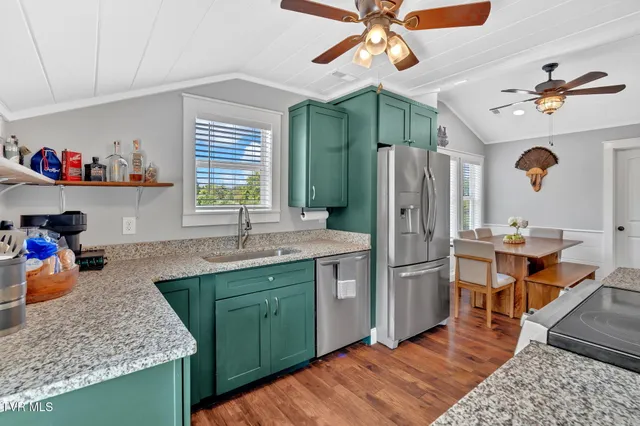 $490,000 | 118 West Ellis Lane, Mount Carmel, TN 37645