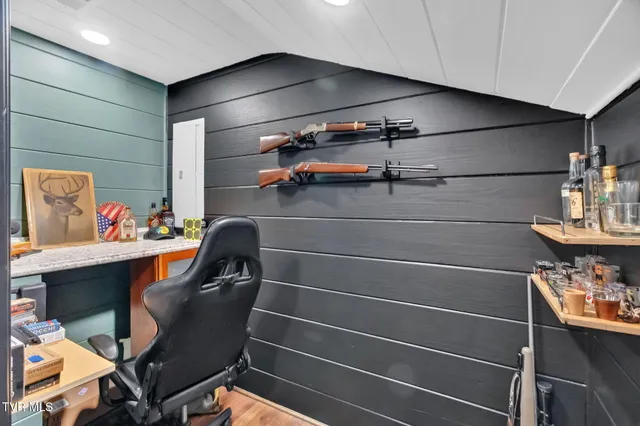 $490,000 | 118 West Ellis Lane, Mount Carmel, TN 37645