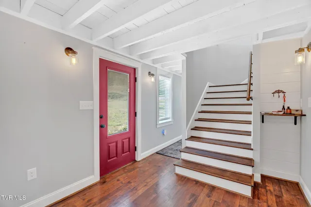 $490,000 | 118 West Ellis Lane, Mount Carmel, TN 37645