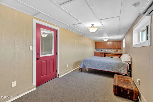 $490,000 | 118 West Ellis Lane, Mount Carmel, TN 37645