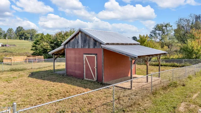 $490,000 | 118 West Ellis Lane, Mount Carmel, TN 37645