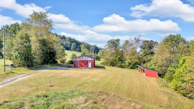 $490,000 | 118 West Ellis Lane, Mount Carmel, TN 37645