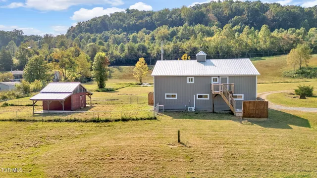 $490,000 | 118 West Ellis Lane, Mount Carmel, TN 37645