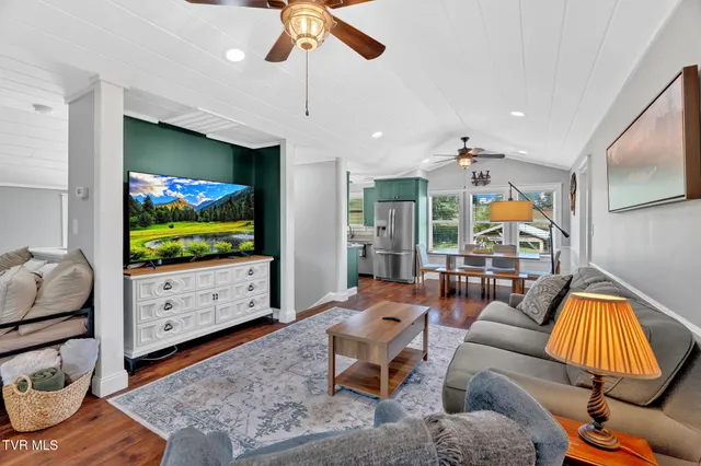 $490,000 | 118 West Ellis Lane, Mount Carmel, TN 37645