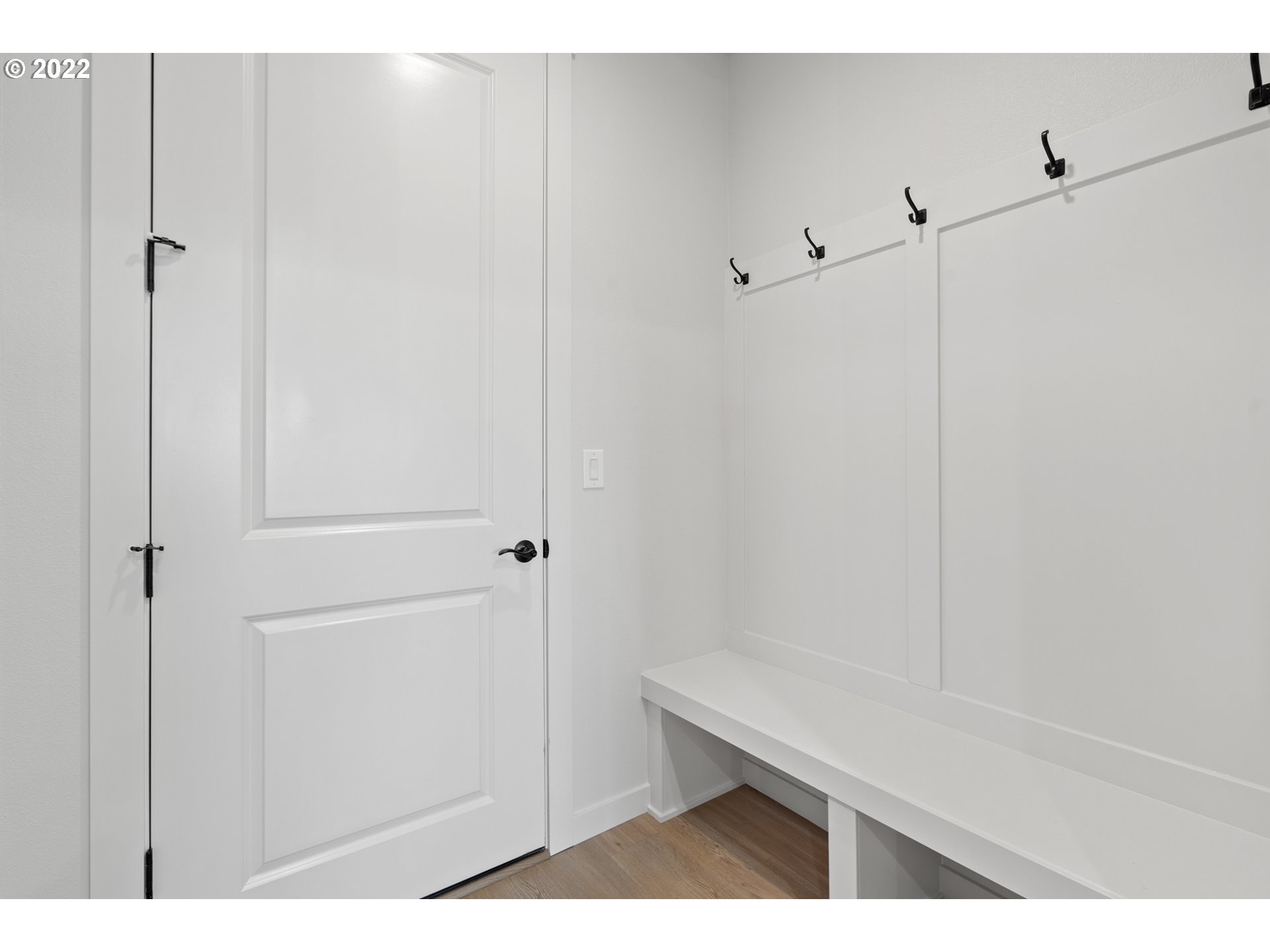 818 South 88th Avenue Ridgefield, WA 98642 - Photo 15 of 32 a room with closet