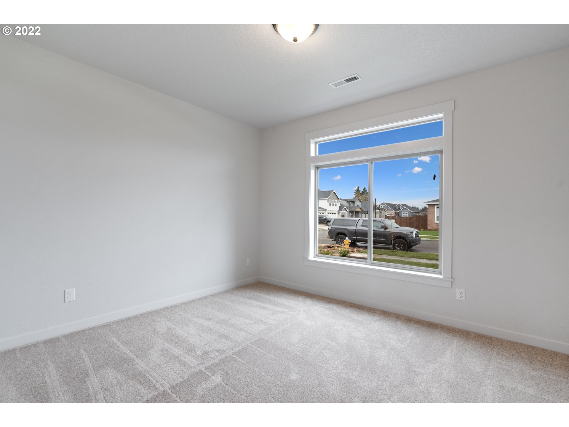 818 South 88th Avenue Ridgefield, WA 98642 - Photo 29 of 32 a view of a big room with window