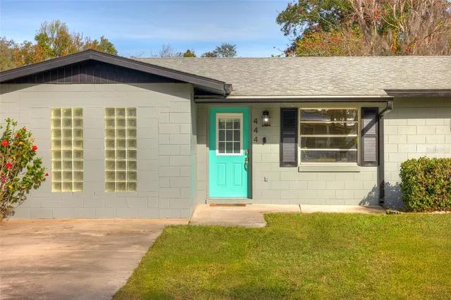 $289,000 | 444 West Main Street, Lake Helen, FL 32744