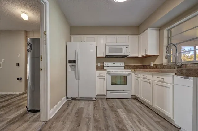 $289,000 | 444 West Main Street, Lake Helen, FL 32744