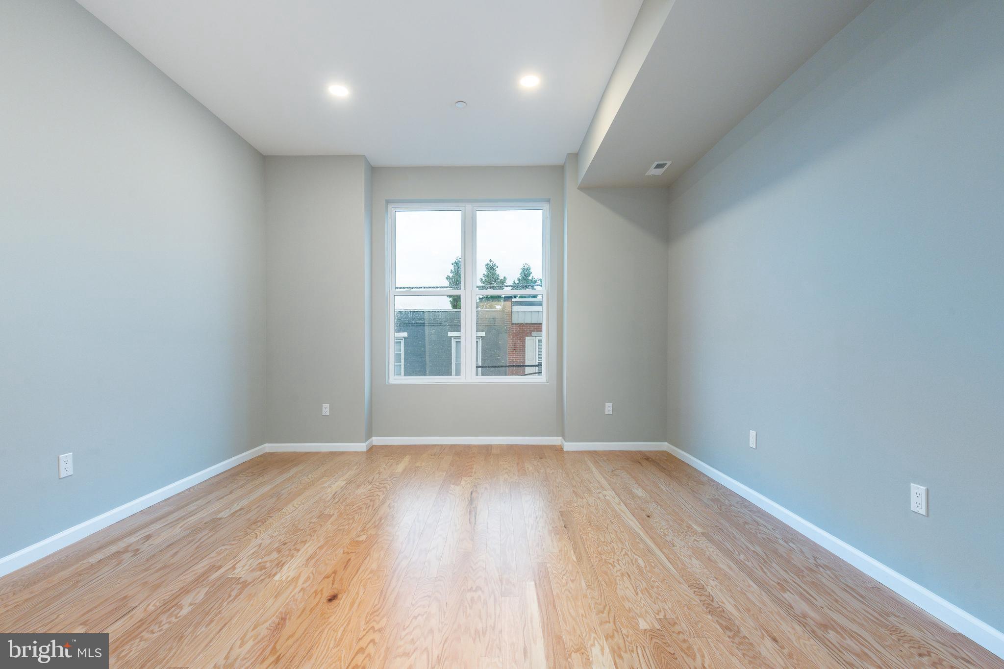 109 Watkins Street Philadelphia, PA 19148 - Photo 24 of 47 Front Bedroom 2nd Floor