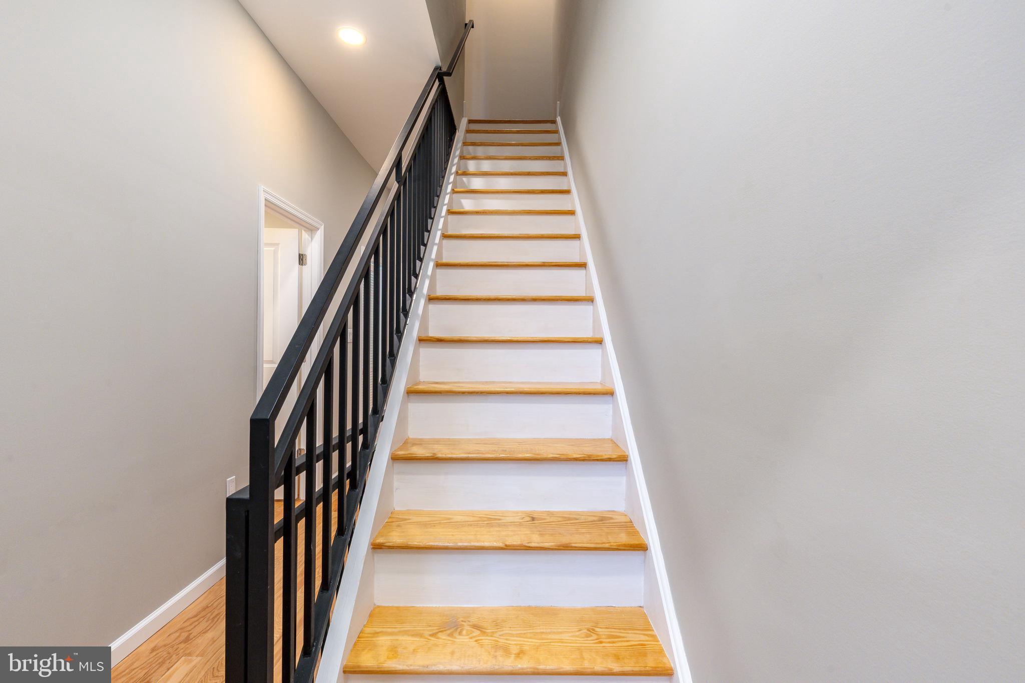 109 Watkins Street Philadelphia, PA 19148 - Photo 26 of 47 Stairwell to 3rd Floor