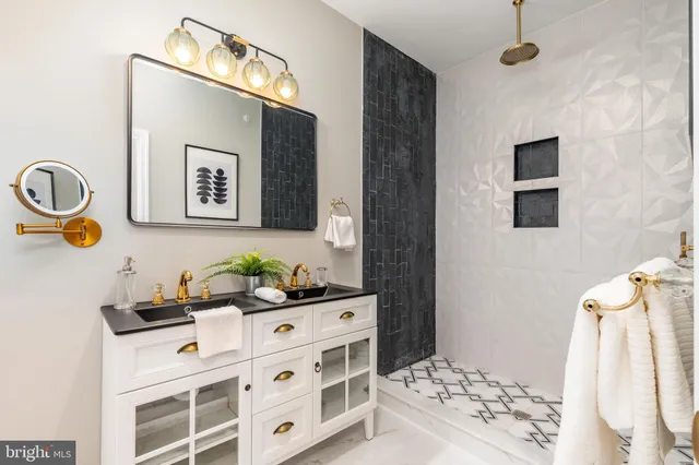 $625,000 | 109 Watkins Street, Philadelphia, PA 19148