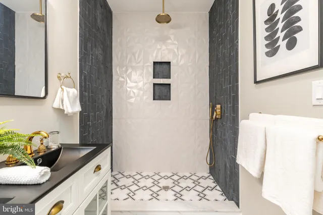 $625,000 | 109 Watkins Street, Philadelphia, PA 19148