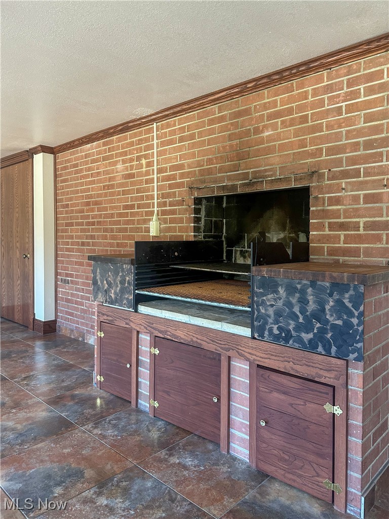 4875 Cadwallader-Sonk Road Fowler, OH 44418 - Photo 41 of 50 With Indoor Grill