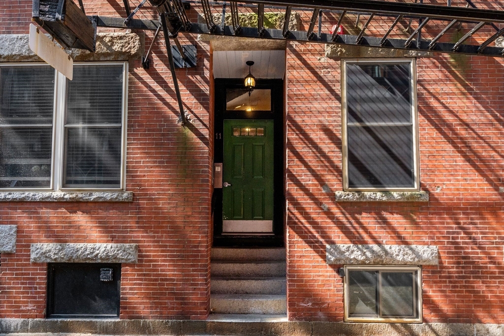 11 Unity Street, Unit 3 Boston, MA 02113 - Photo 16 of 20