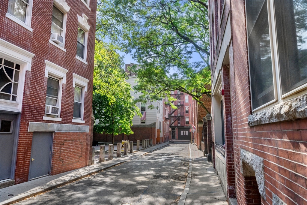 11 Unity Street, Unit 3 Boston, MA 02113 - Photo 17 of 20