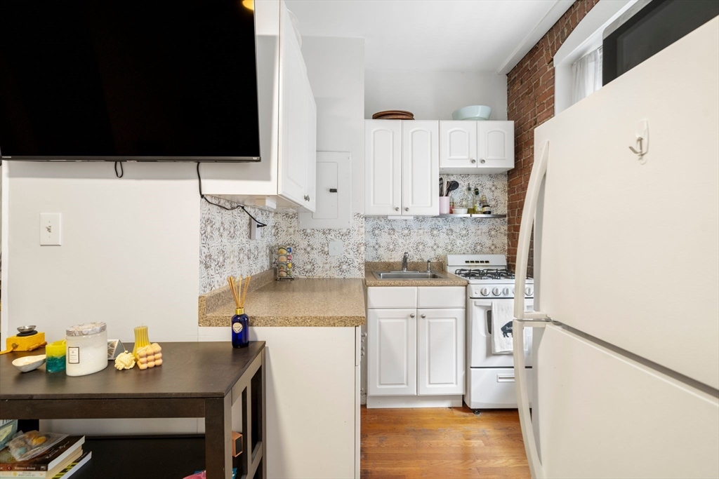 11 Unity Street, Unit 3 Boston, MA 02113 - Photo 4 of 20