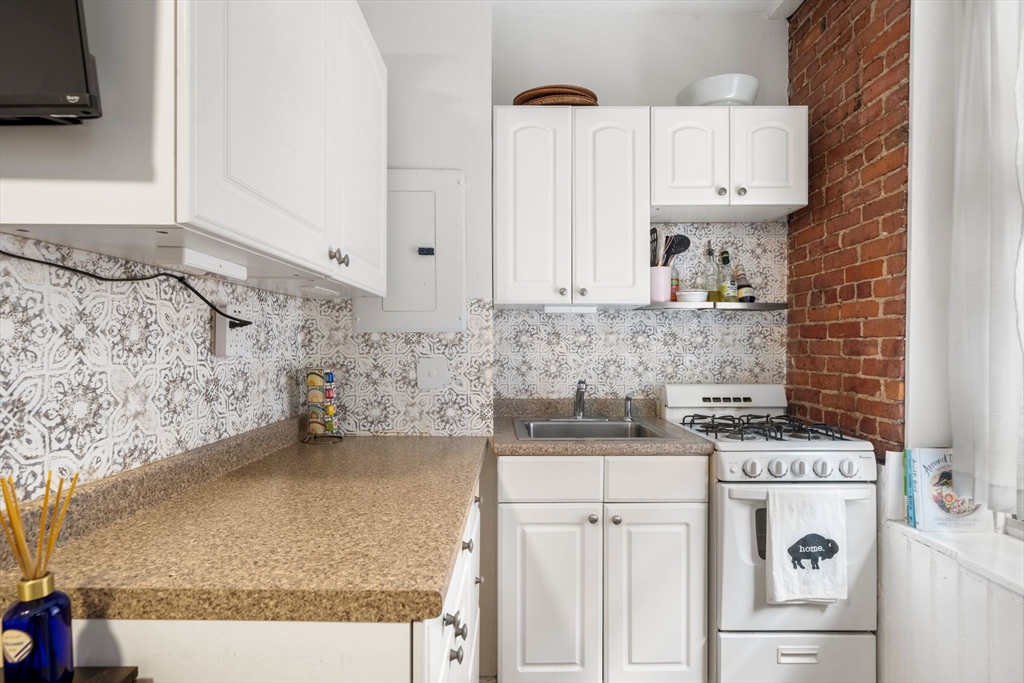 11 Unity Street, Unit 3 Boston, MA 02113 - Photo 5 of 20