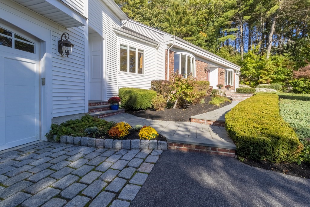4 Hoosic Drive Canton, MA 02021 - Photo 2 of 37 Gallery Image 2