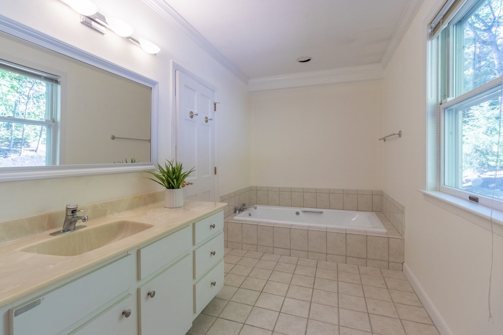 4 Hoosic Drive Canton, MA 02021 - Photo 5 of 37 Gallery Image 5