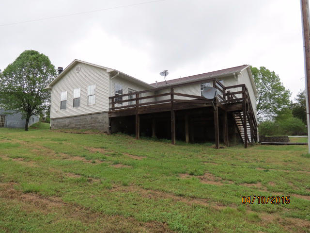 250 Orchard View Road Oliver Springs, TN 37840 - Photo 3 of 14 250 3