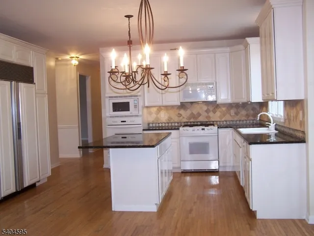 $875,000 | 20 Northwood Drive, Pittstown, NJ 08867