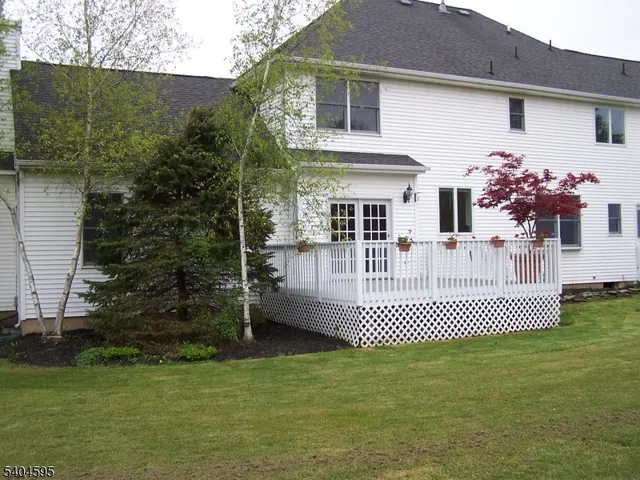 $875,000 | 20 Northwood Drive, Pittstown, NJ 08867