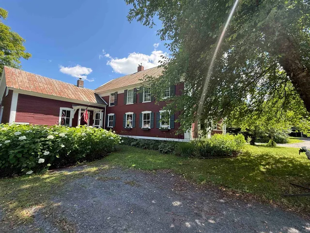 $575,000 | 53 Commonwealth Avenue, Hyde Park, VT 05655