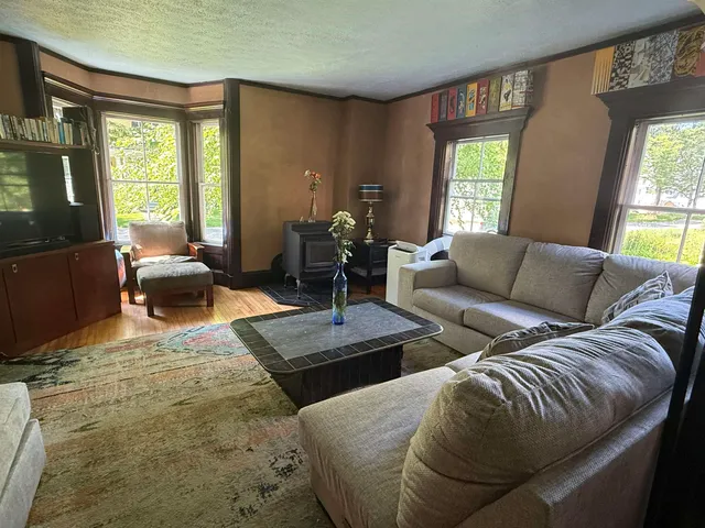 $575,000 | 53 Commonwealth Avenue, Hyde Park, VT 05655