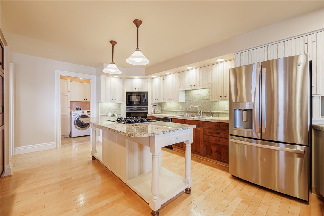 2 Bay Point Circle Irondequoit, NY 14622 - Photo 10 of 49