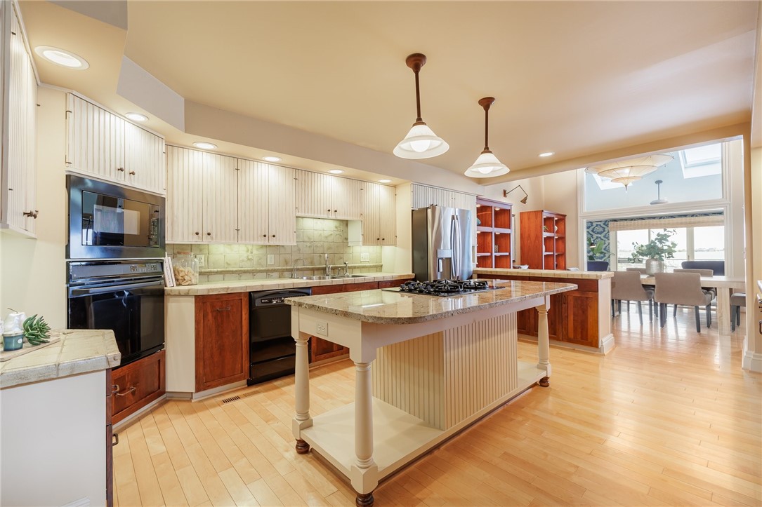 2 Bay Point Circle Irondequoit, NY 14622 - Photo 11 of 49