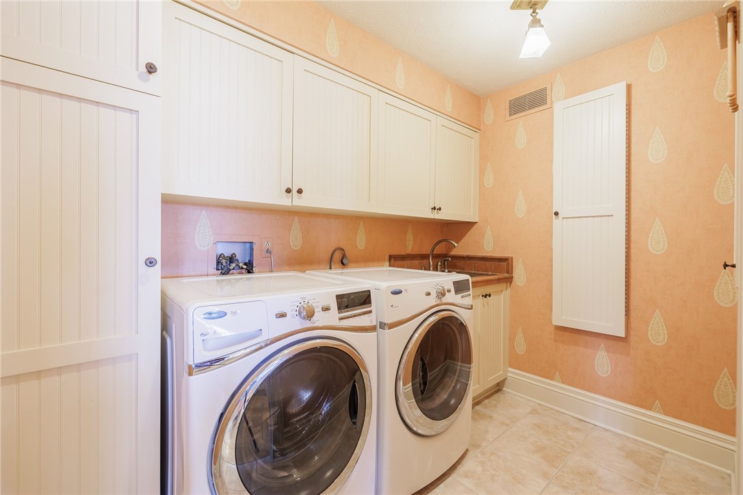 2 Bay Point Circle Irondequoit, NY 14622 - Photo 14 of 49 Main floor laundry