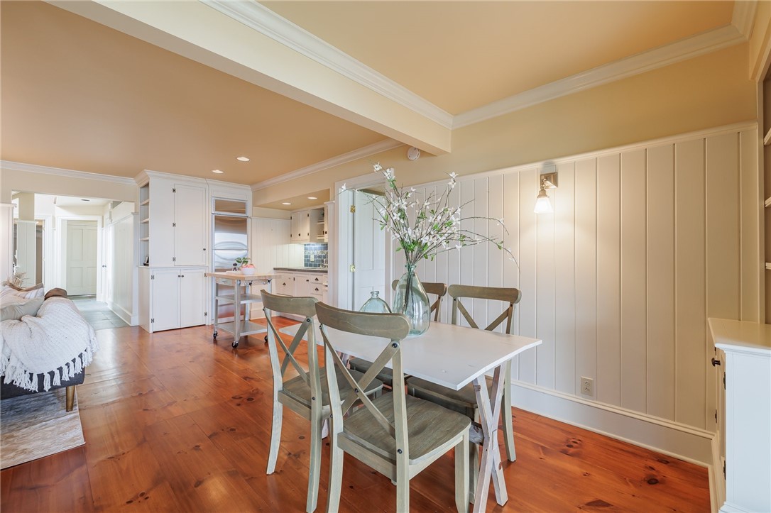 2 Bay Point Circle Irondequoit, NY 14622 - Photo 37 of 49 1st floor dining area