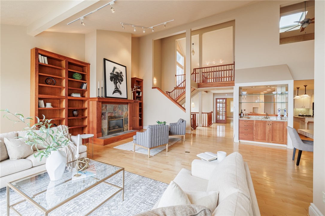 2 Bay Point Circle Irondequoit, NY 14622 - Photo 4 of 49