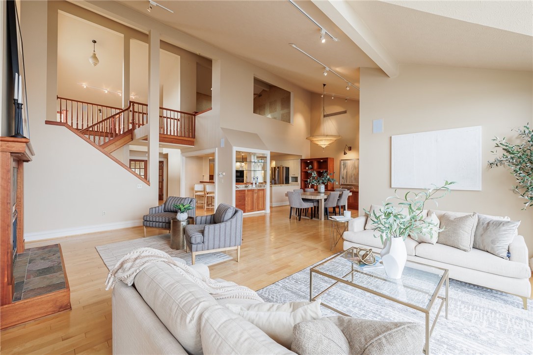 2 Bay Point Circle Irondequoit, NY 14622 - Photo 5 of 49