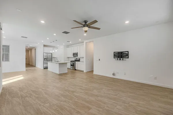 $2,600 | 12881 North 145th Drive, Surprise, AZ 85379