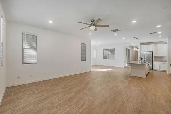 $2,600 | 12881 North 145th Drive, Surprise, AZ 85379