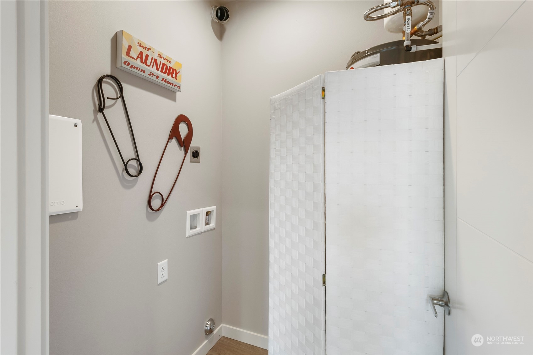 8410 17th Avenue Southwest, Unit B Seattle, WA 98106 - Photo 13 of 18 a bathroom with a shower and a mirror