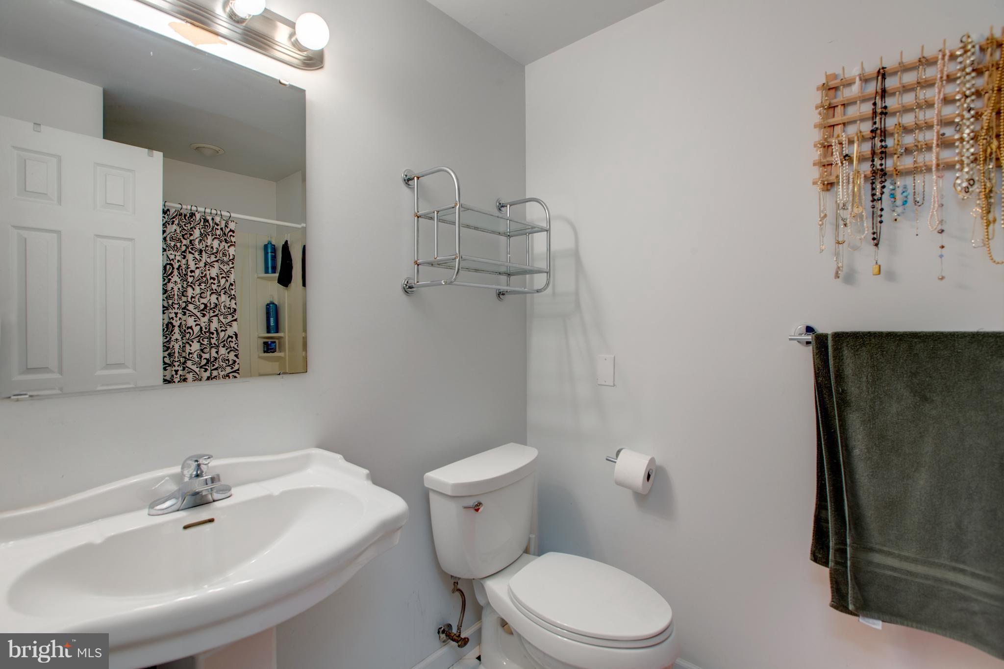 8500 Innisfree Drive Springfield, VA 22153 - Photo 25 of 30 Bath