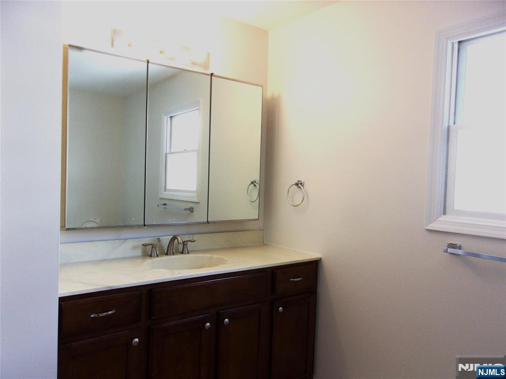 1 Hawthorne Avenue, Unit 1 Park Ridge, NJ 07656 - Photo 14 of 19