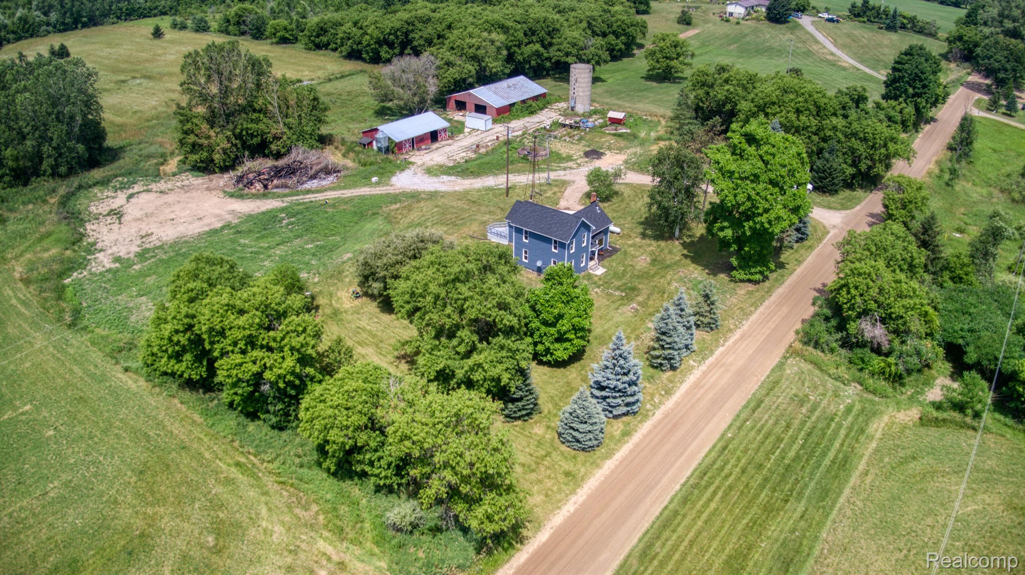 1609 North Cedar Road Fowlerville, MI 48836 - Photo 29 of 32 Gallery Image 29