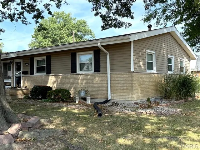 $215,000 | 13 Miami Court, Granite City, IL 62040