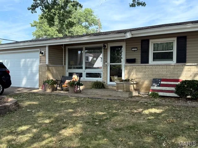 $215,000 | 13 Miami Court, Granite City, IL 62040
