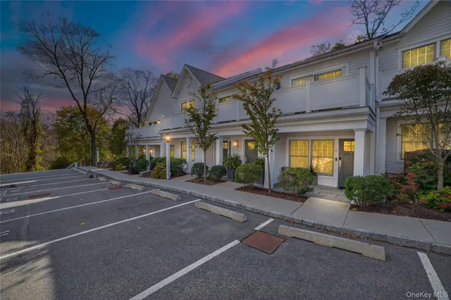 $715,000 | 470 Main Street, Unit 10, Armonk, NY 10504