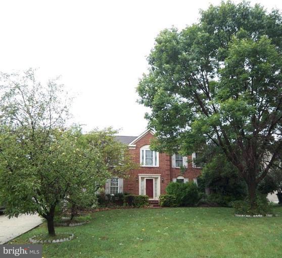 12706 Roark Court Reston, VA 20191 - Photo 4 of 5 Exterior (Main)