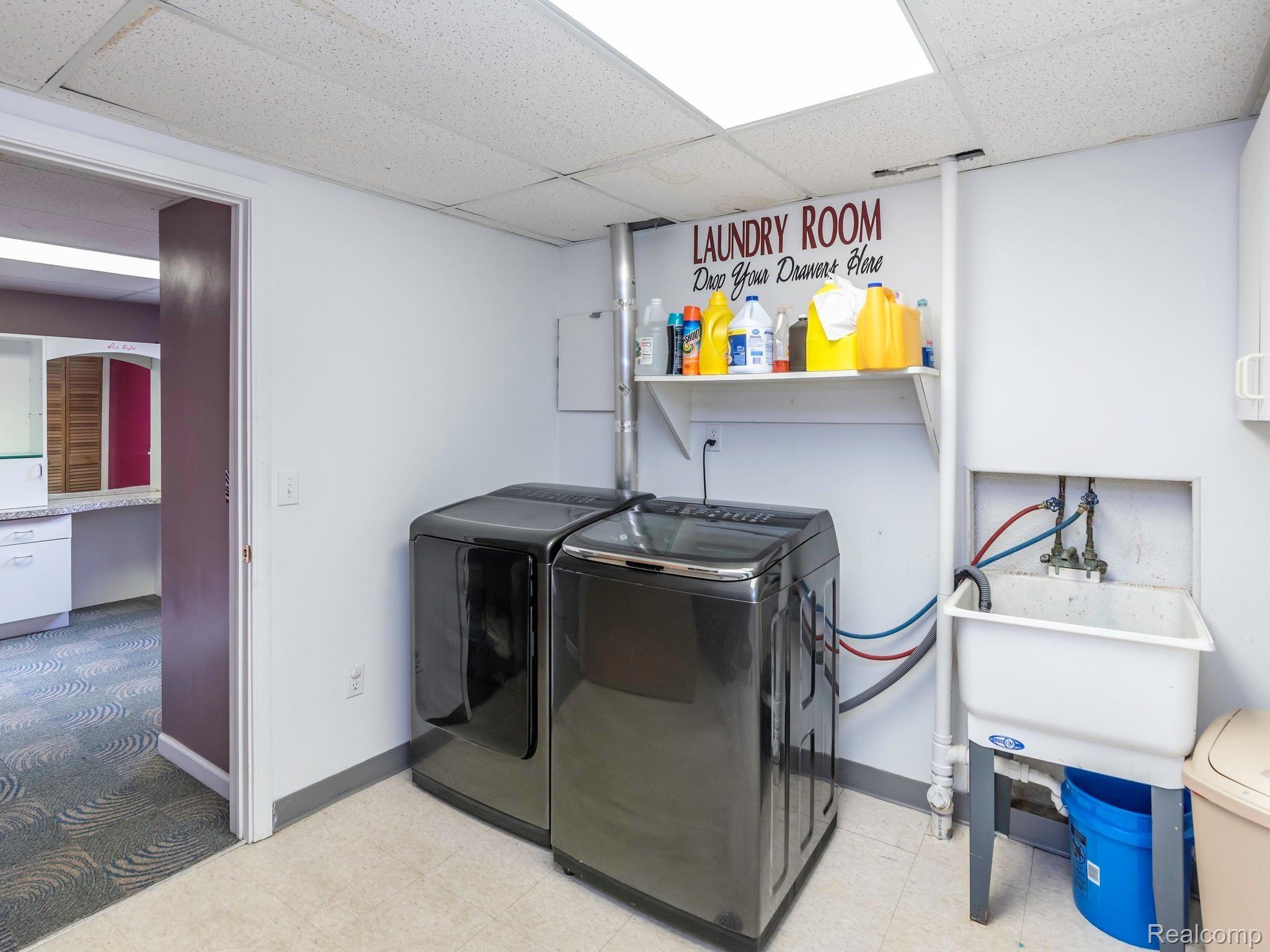 18235 Inkster Road Livonia, MI 48152 - Photo 35 of 49 046_32.jpg