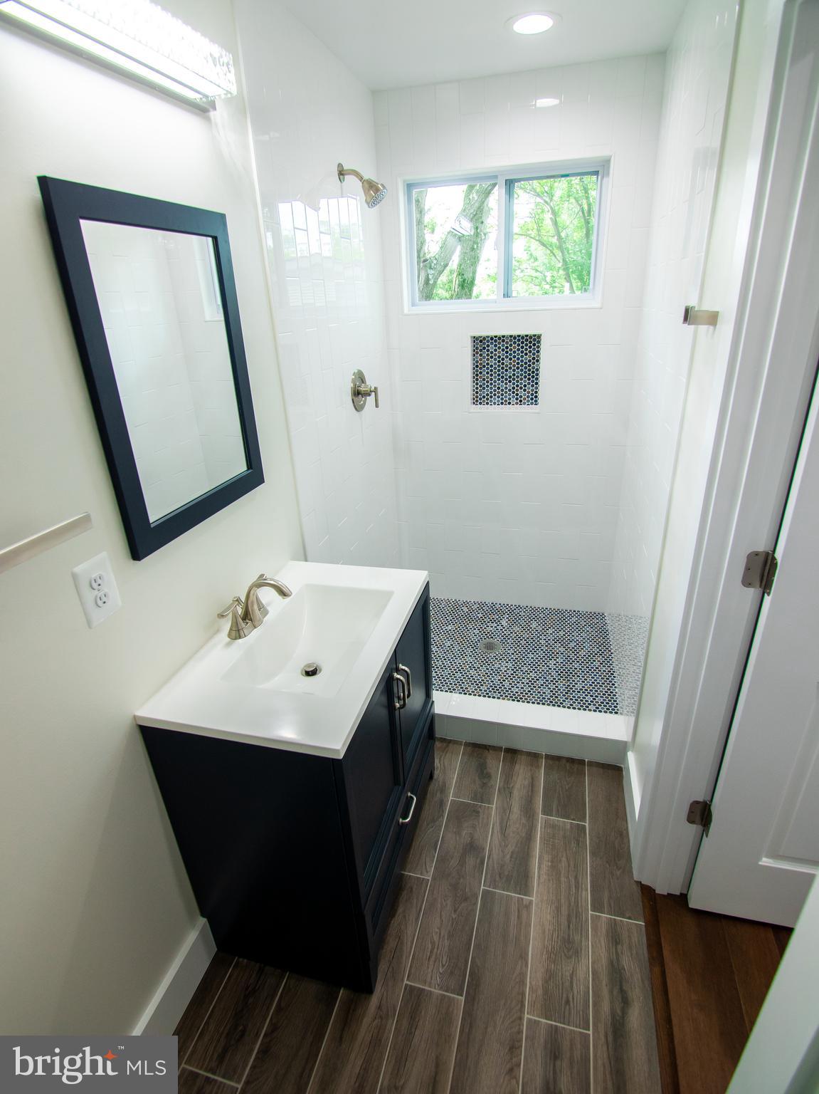 10505 Huntley Place Silver Spring, MD 20902 - Photo 13 of 23 Upper Level - Full Bath