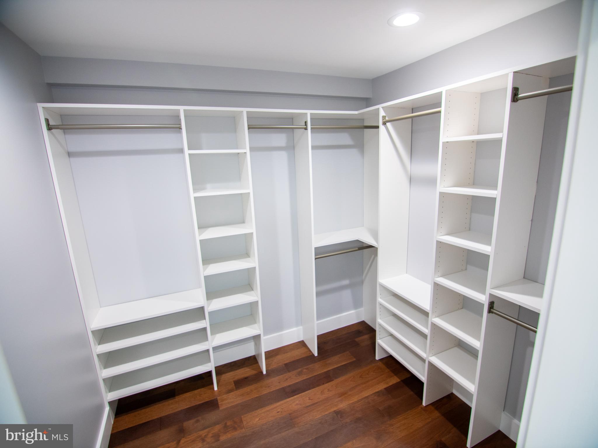 10505 Huntley Place Silver Spring, MD 20902 - Photo 16 of 23 Upper Level - Master Bedroom Walking Closet